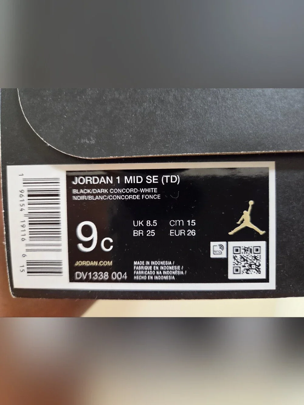 Nike Air Jordan 1 Mid SE. Toddler Size 9c. Black/ White/ Dark Concord.